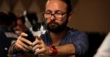 Negreanu et un chaton