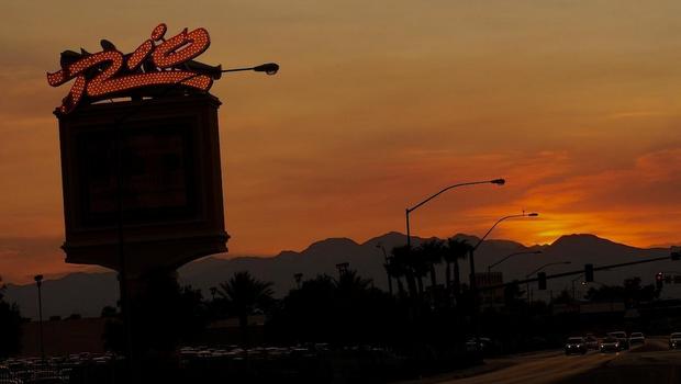 1307 Rio Sign at Sunset3
