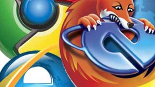 Le renard de Firefox attaque le logo d'Internet Explorer La bataille des navigateurs : Firefox contre Chrome contre IE
