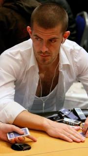 Gus Hansen un joueur de poker maniaque et déjanté