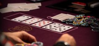 River, tableau effrayant et tapis au poker, faut-il payer ?