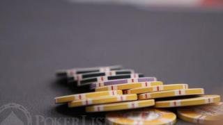 Jetons dans une partie de poker micro-stakes