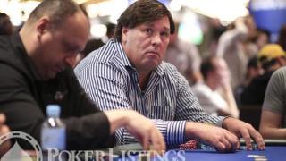 Joueur de poker mal a l'aise