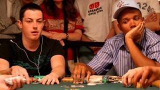 Tom Dwan et Phil Ivey, deux grands professionnels du poker