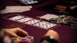 River, tableau effrayant et tapis au poker, faut-il payer ?