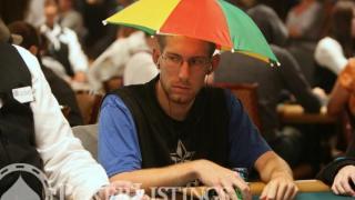 joueur poker chapeau parapluie rigolo