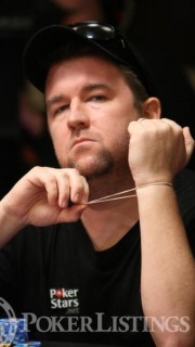 Chris Moneymaker, champion du monde de poker 2003 après s'être qualifié en ligne. Chris Moneymaker poker en ligne