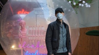 ElkY avec un masque