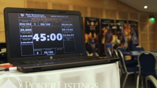 Ordinateur portable pour gérer le temps d'un tournoi de poker