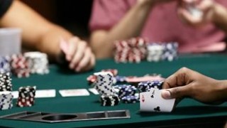 une main pour commencer en Holdem