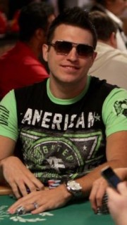 Doug Polk, joueur de poker qui parle beaucoup