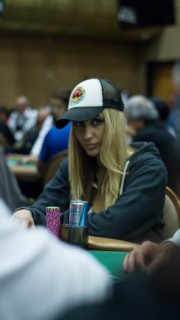 Vanessa Rousso à la table de poker aux WSOP