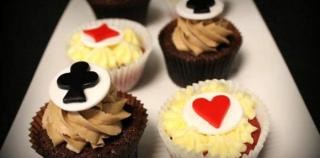 poker mini cupcakes