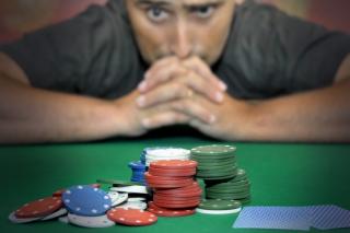 Joueur de poker stressé