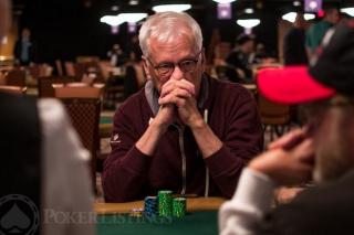 James Woods sait contrer les bavards au poker