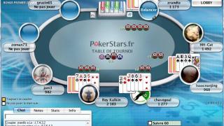 Une table de Razz poker en ligne sur PokerStars