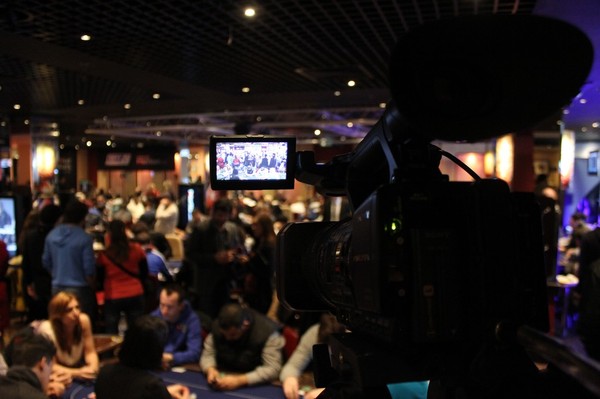 Caméra filme tournoi poker