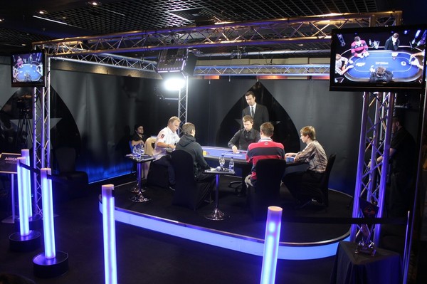 Table finale et TV EPT Londres 2013