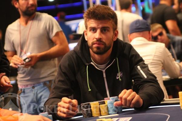 Gerar Pique joue au poker