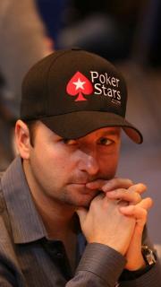 Daniel Negreanu joue tout seul