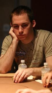 Justin Bonomo, un joueur qui a su passer du poker online au poker live