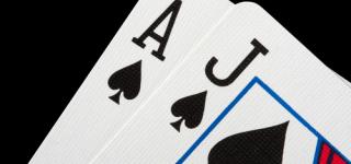 AJ as valet au poker, une grosse main haute mais marginale