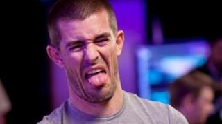 Gus grimace2