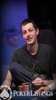 Ciblez des joueurs agressifs comme Tom Dwan pour le limp re-raise