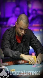 Phil Ivey, toujours prêt à sur-relancer après un limp