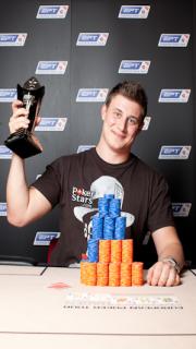 Anton Wigg vainqueur d'un trophée EPT