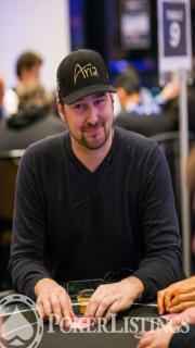 Phil Hellmuth semble avoir une intuition