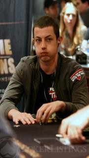 Tom Dwan essaie de gérer son stress