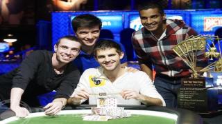 Un joueur qui a gagné un gros tournoi et pris du plaisir
